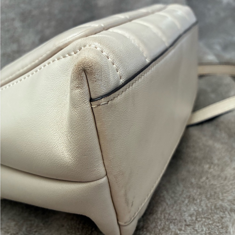 Tory Burch Cream Quilted Shoulder Bag with Gold Accents - Picture 5 of 15